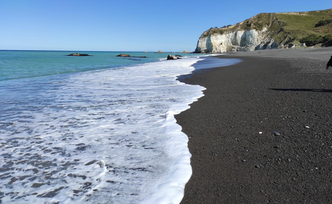 Photo de Nape Nape Beach avec caillou fin gris de surface