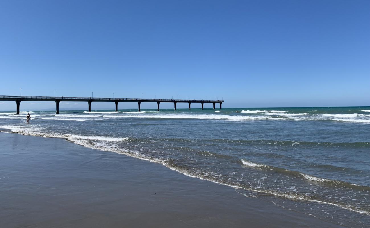 Photo de New Brighton Beach avec sable beige de surface