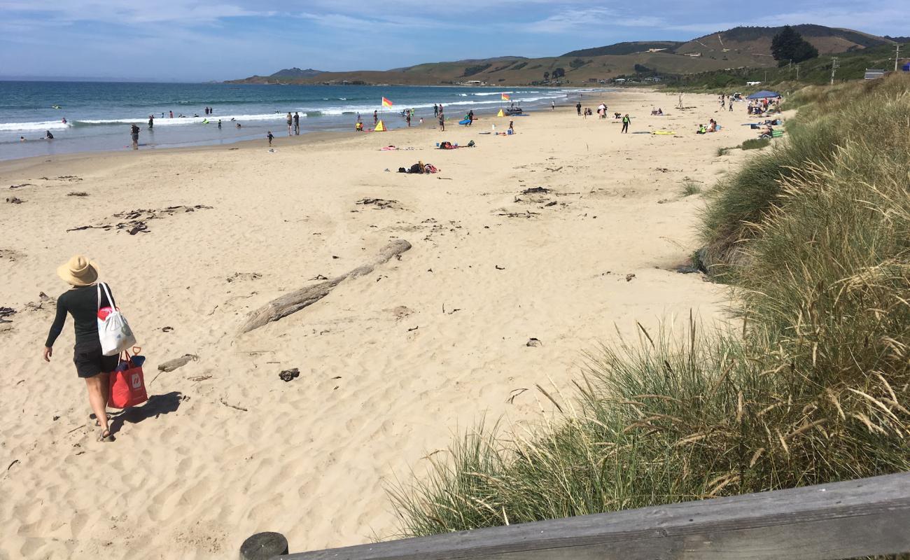 Photo de Esplanade Beach avec sable lumineux de surface