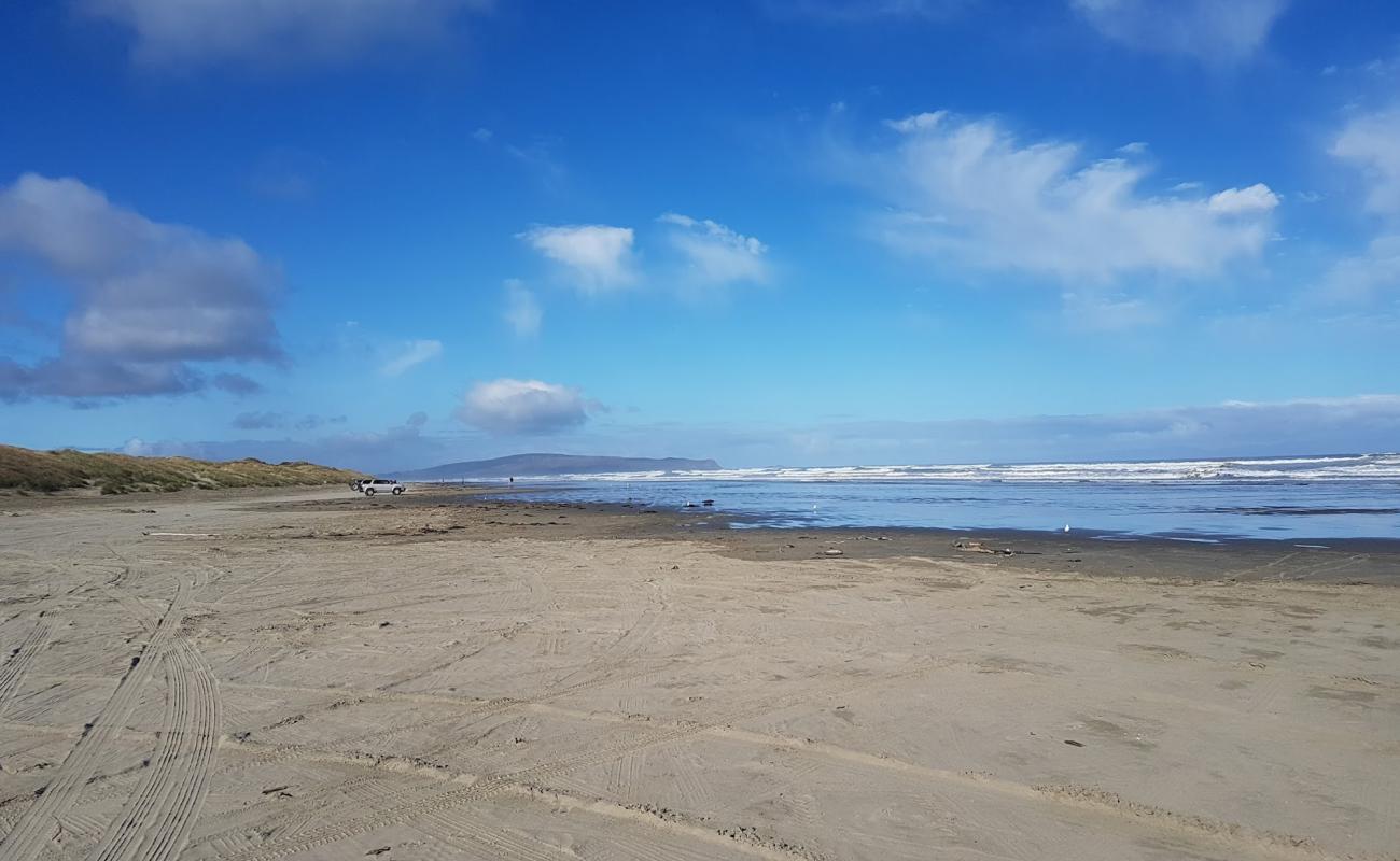 Photo de Oreti Beach avec sable beige de surface