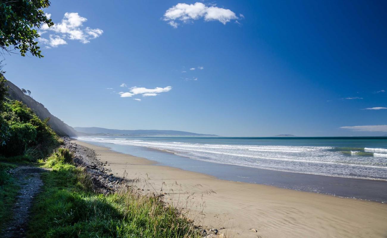 Photo de South Coastal Track Beach avec sable lumineux de surface