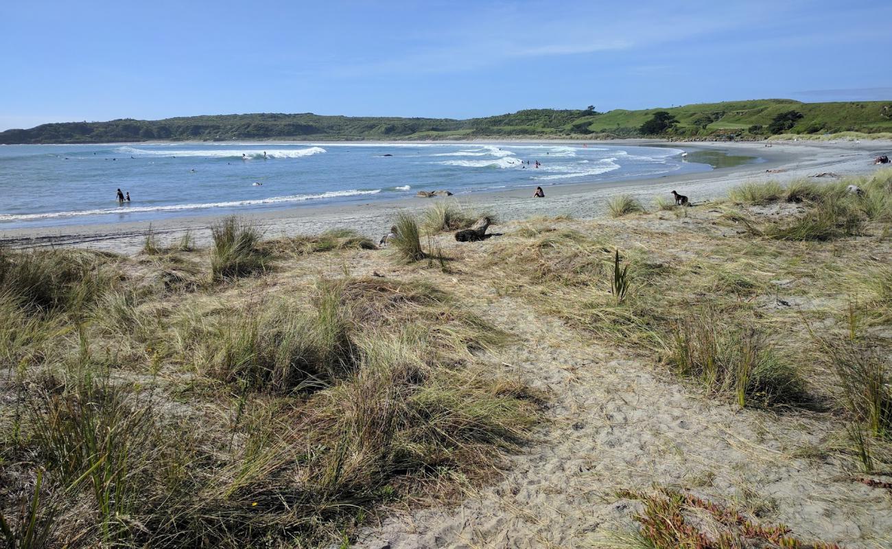 Photo de Tauranga Beach avec sable lumineux de surface