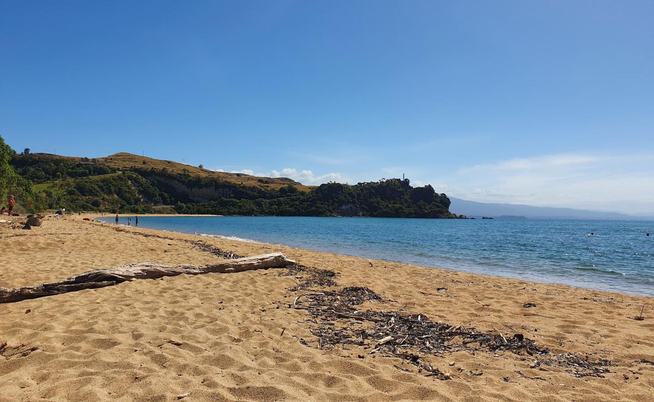 Photo de Ligar Bay Beach avec sable beige de surface