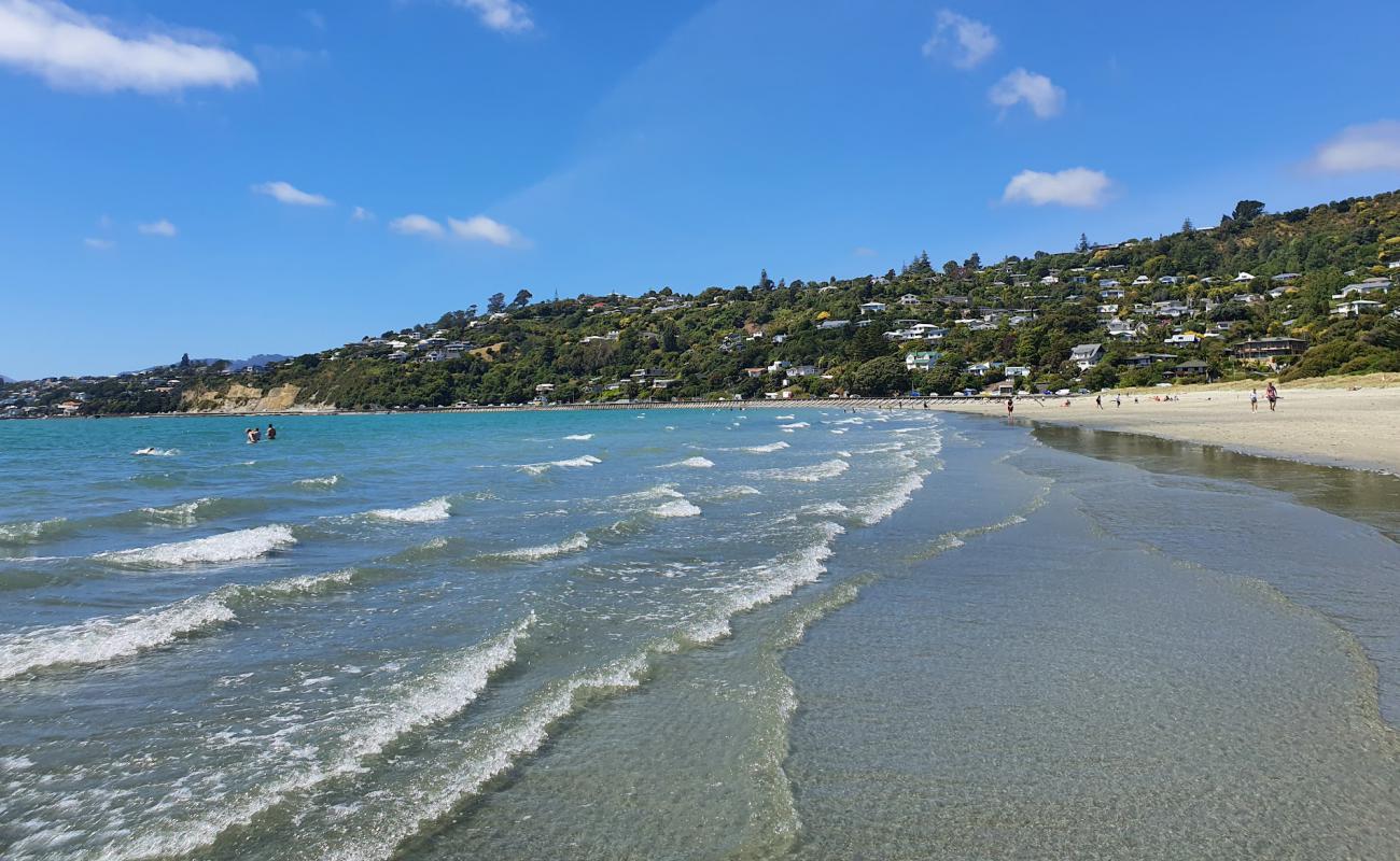 Photo de Tahunanui Beach avec sable beige fin de surface
