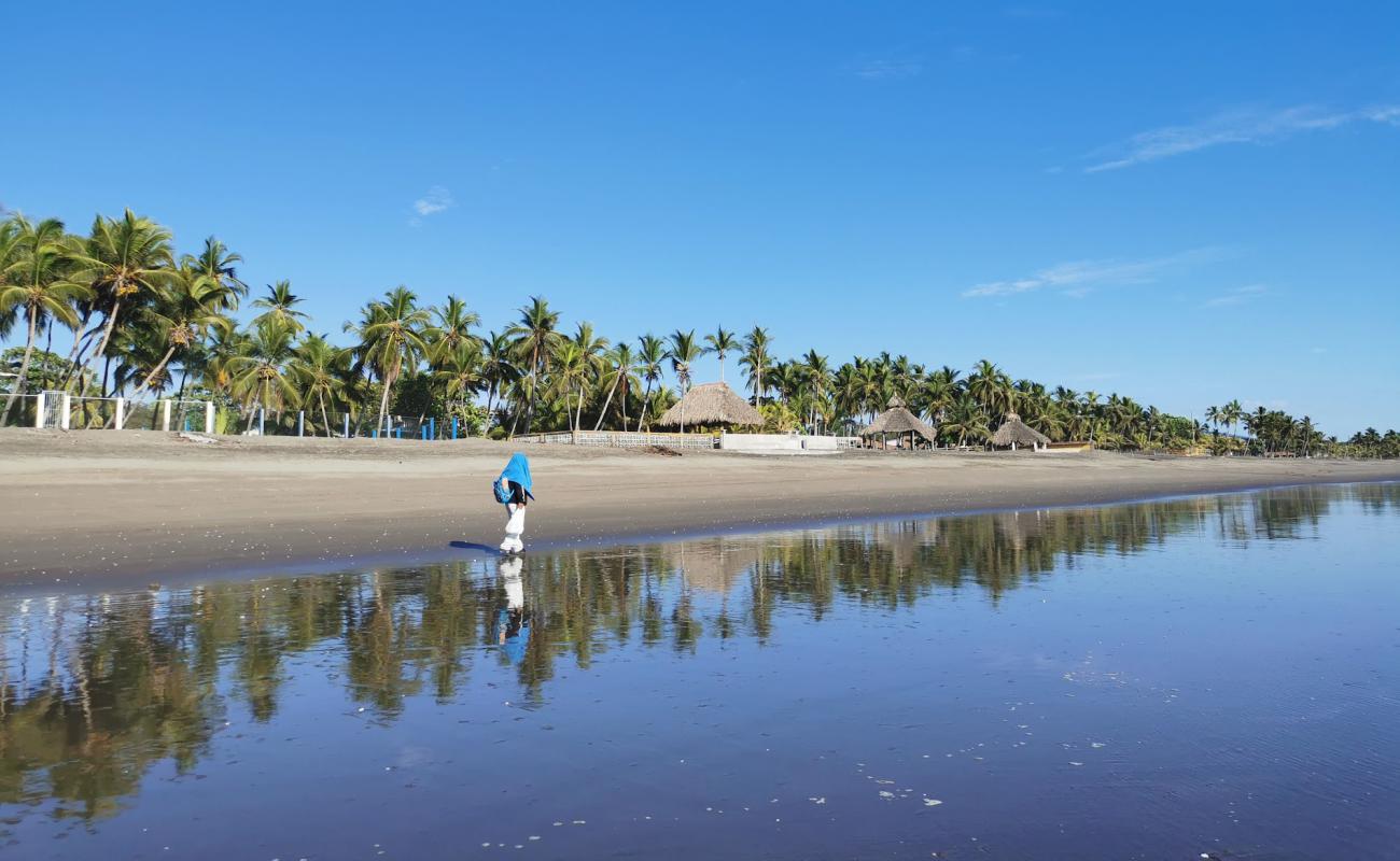 Photo de Poneloya beach avec sable gris de surface