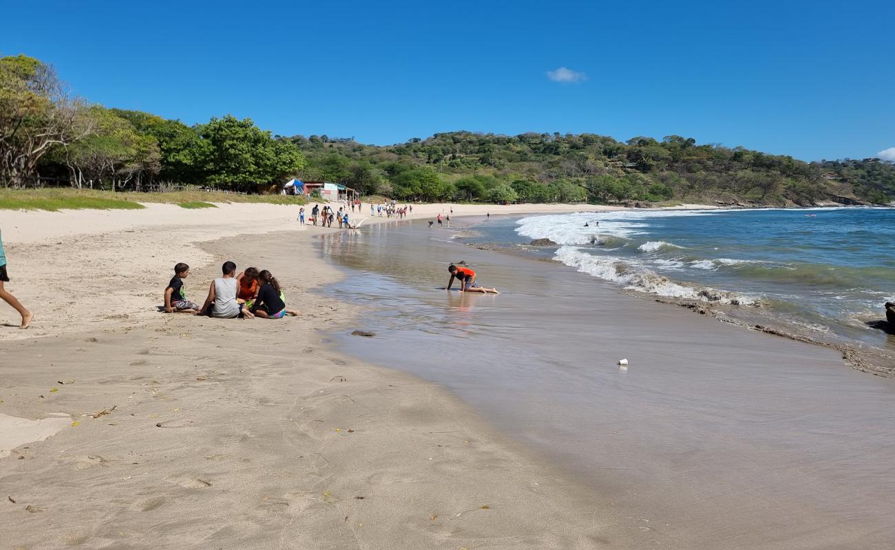 Photo de Plage de San Lorenzo avec sable beige de surface