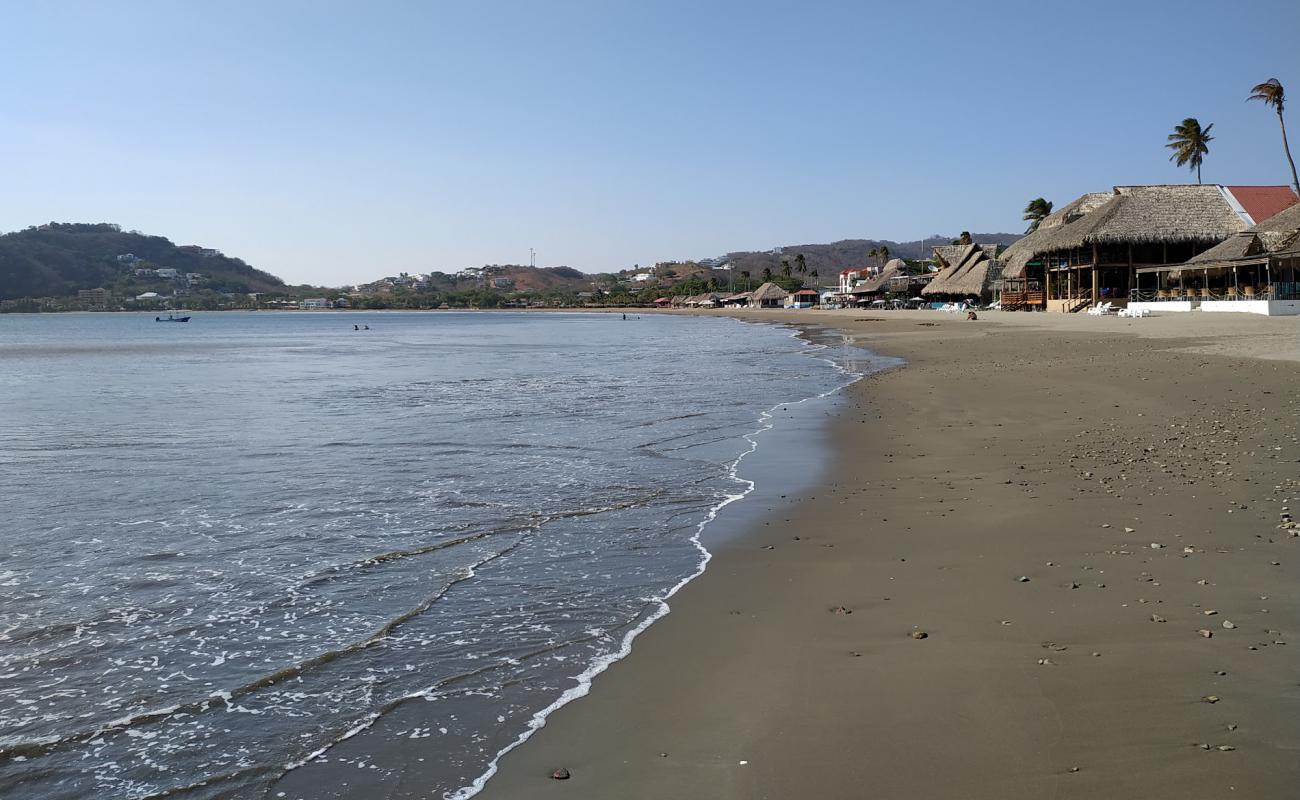 Photo de Plage de San Juan del Sur avec sable beige de surface