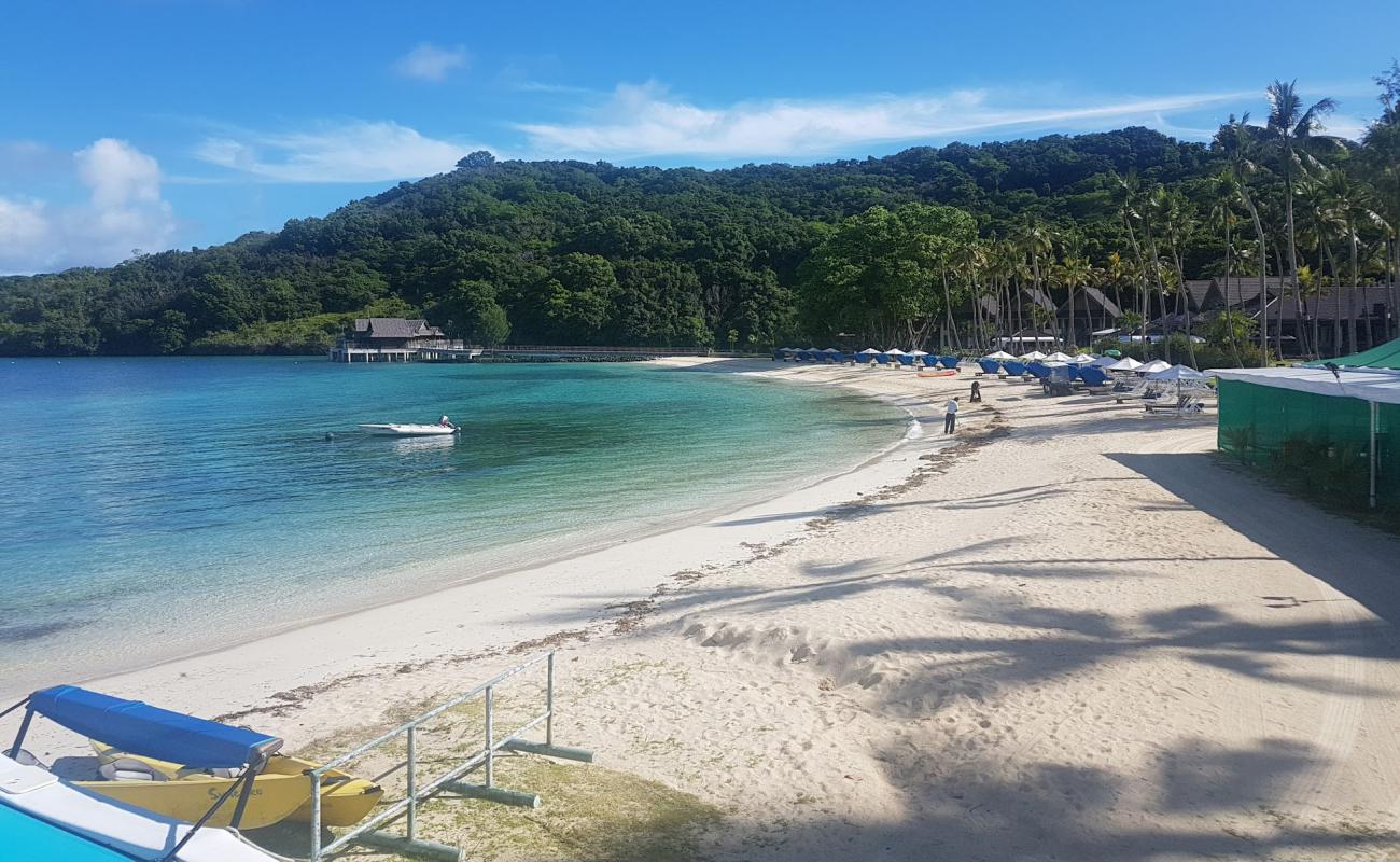 Photo de Palau Pacific Resort avec sable blanc de surface