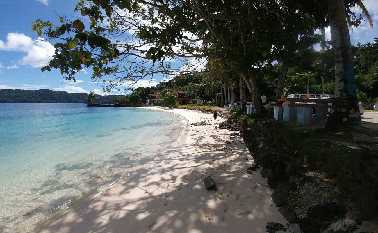 Photo de Riptide Beach Bar avec sable blanc de surface