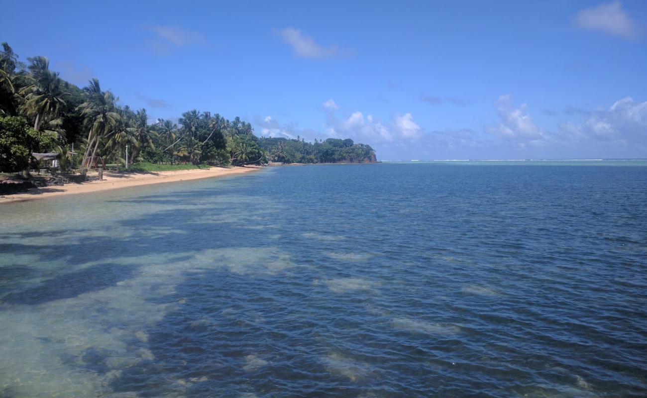 Photo de Palau East Beach avec sable lumineux de surface