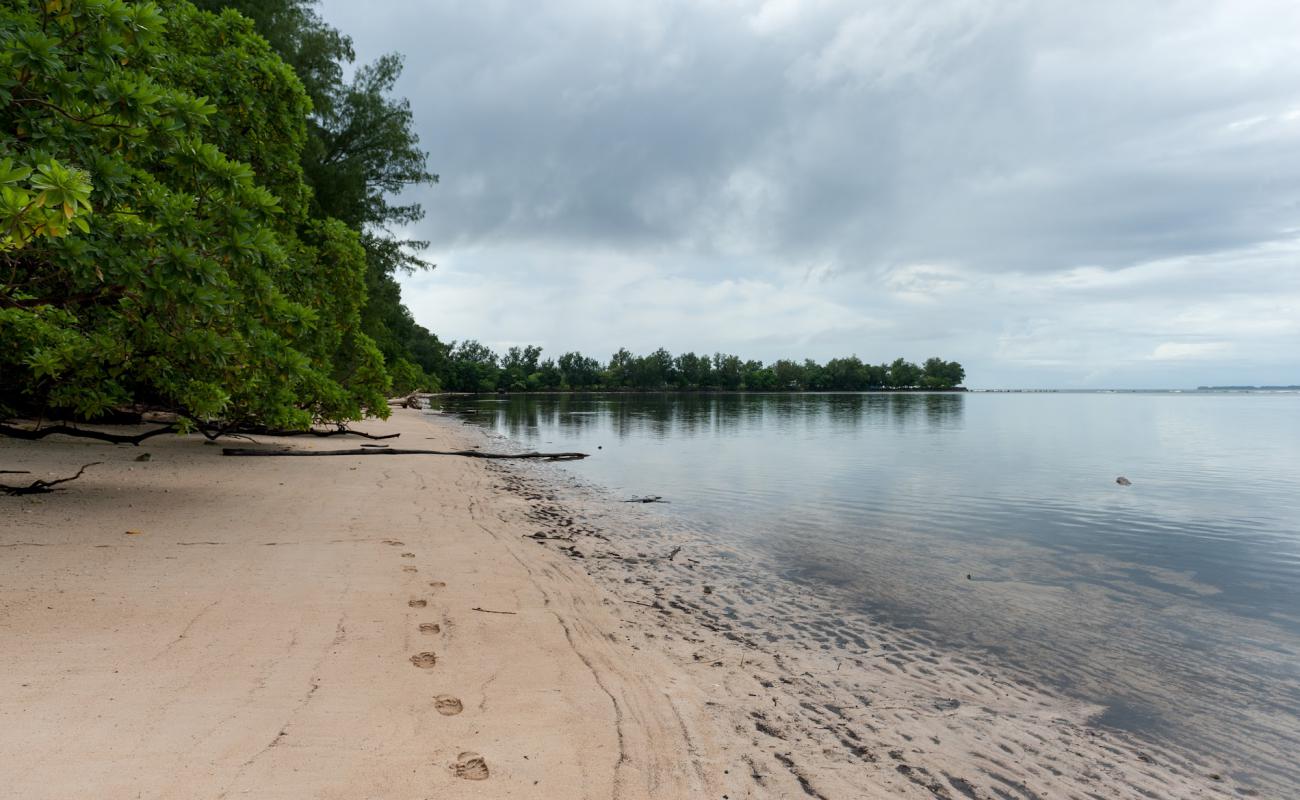 Photo de White Beach avec sable lumineux de surface