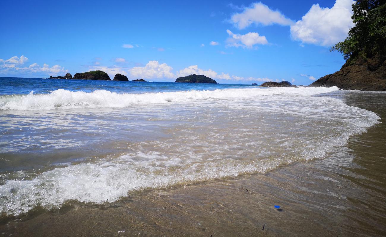 Photo de Playa San Pedrillo avec sable brun de surface