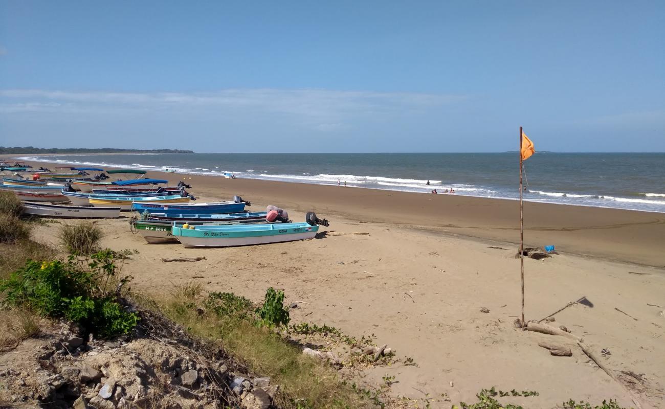 Photo de Playa El Arenal avec sable brun de surface