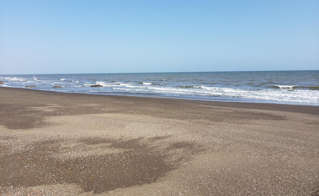 Photo de Bella Vista Beach avec sable brun de surface