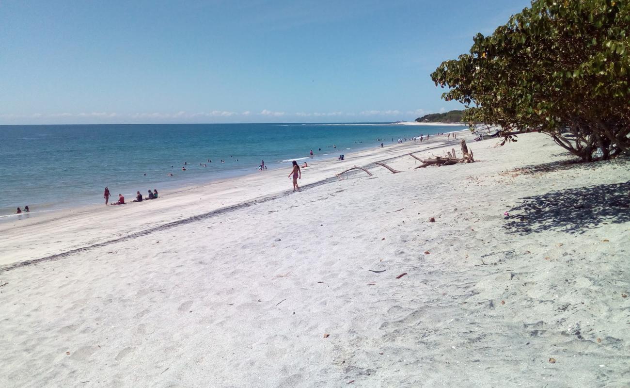 Photo de Hermita Beach avec sable gris de surface