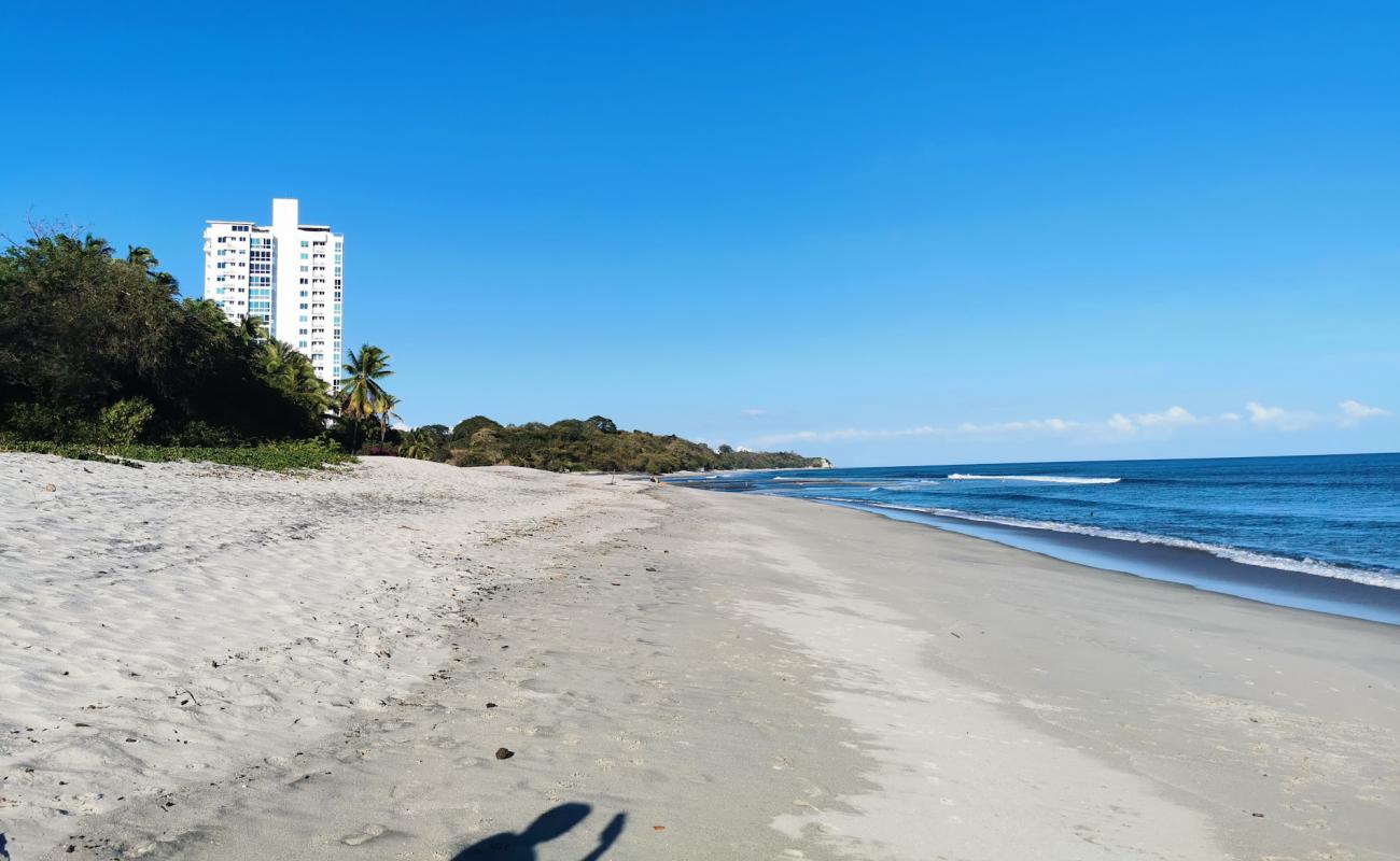 Photo de Corona Beach avec sable gris de surface