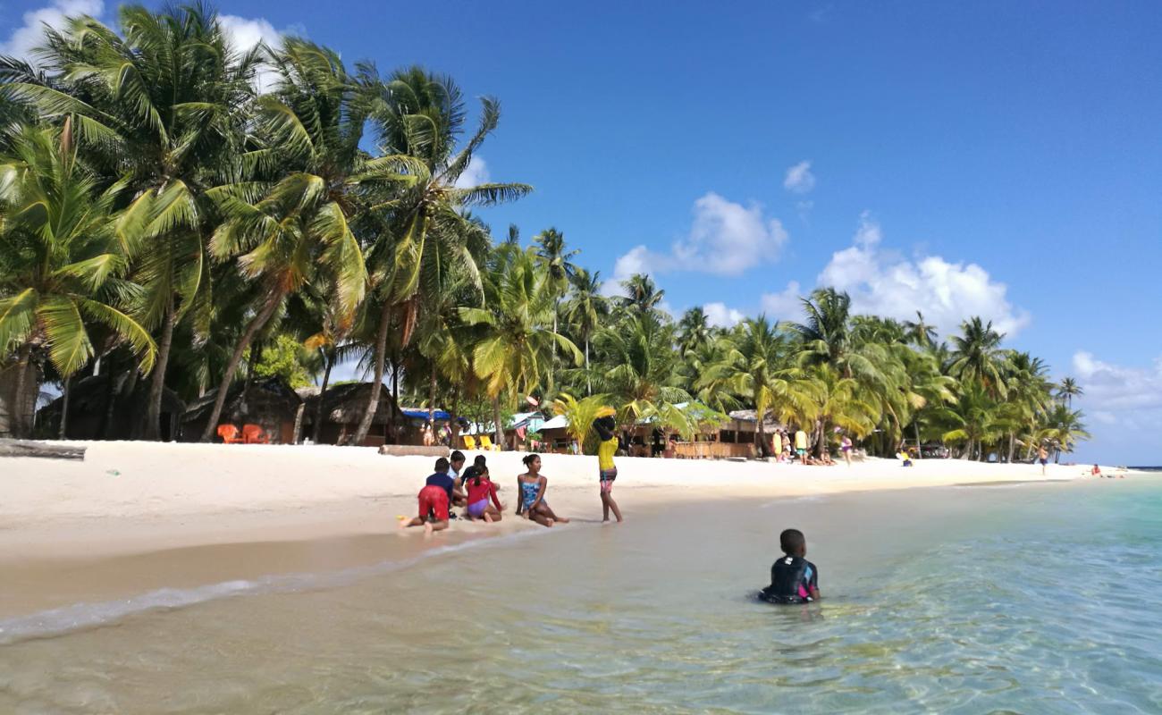 Photo de Isla Naranjo beach avec sable beige fin de surface
