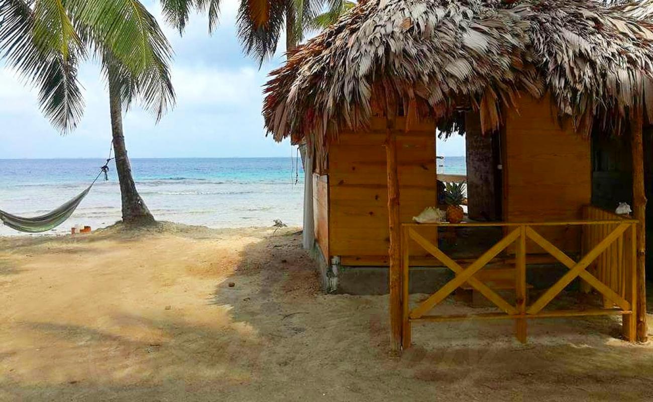 Photo de San Blas Pty beach avec sable fin et lumineux de surface