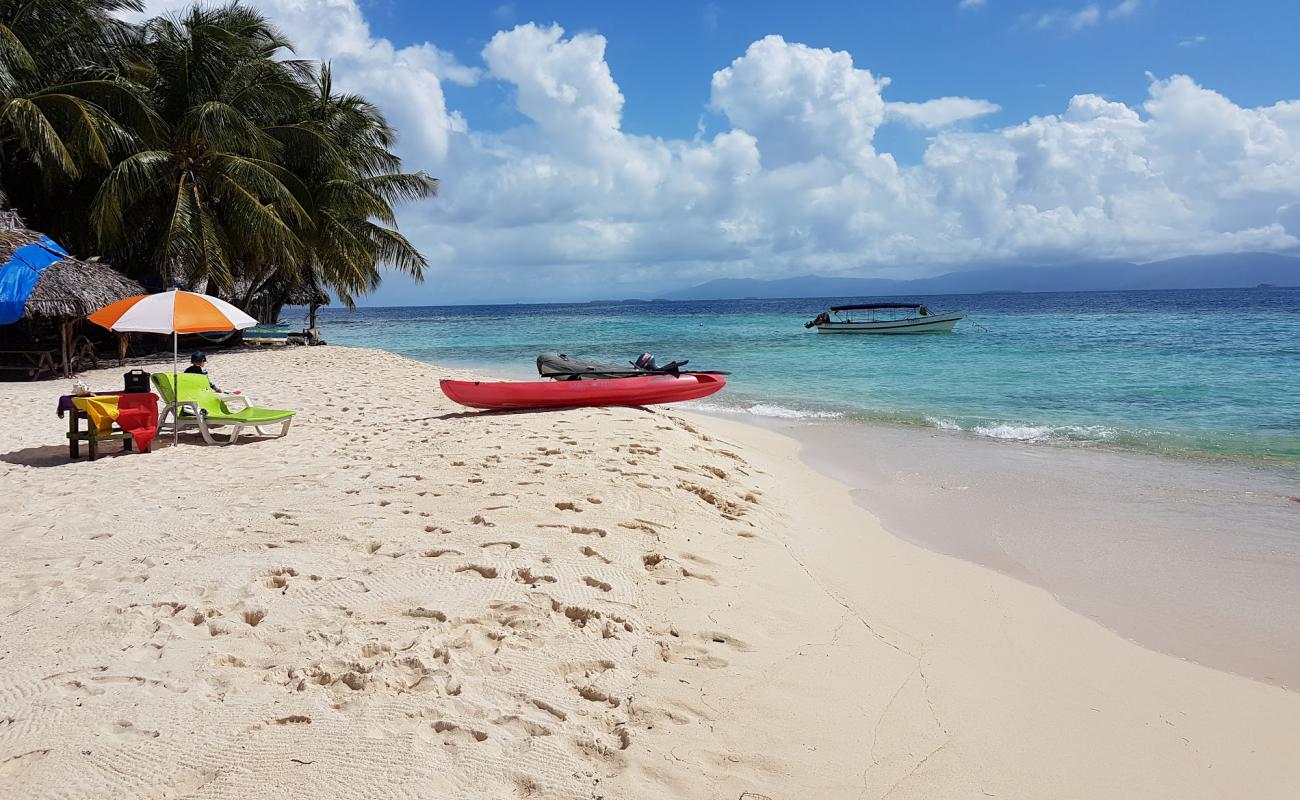 Photo de Diablo Island beach avec sable blanc de surface