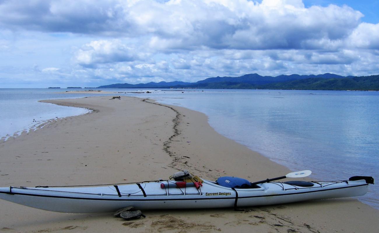 Photo de Dubbir Island beach avec sable blanc de surface