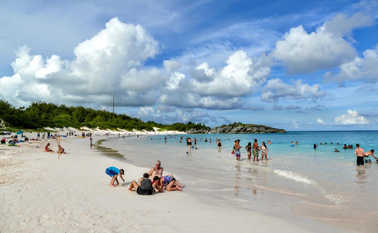 Photo de Plage de Horseshoe Bay avec sable fin rose de surface