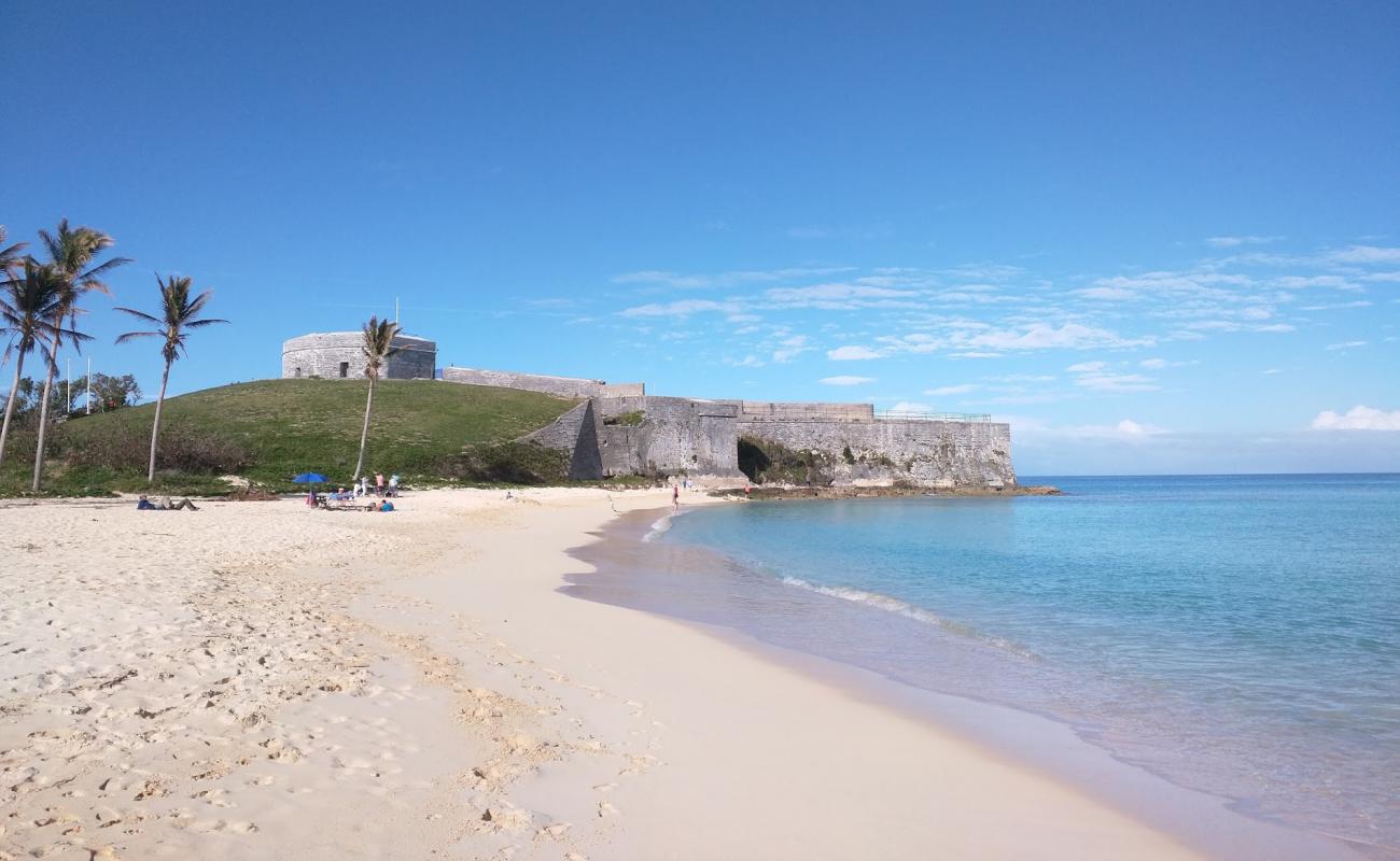 Photo de St Catherine's Beach avec sable fin et lumineux de surface