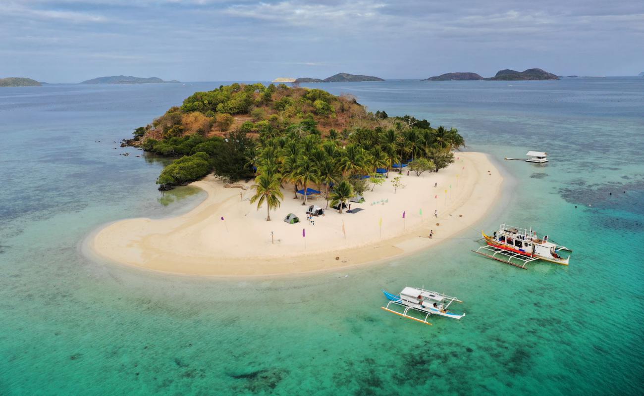 Photo de Pass Island Beach avec sable blanc de surface