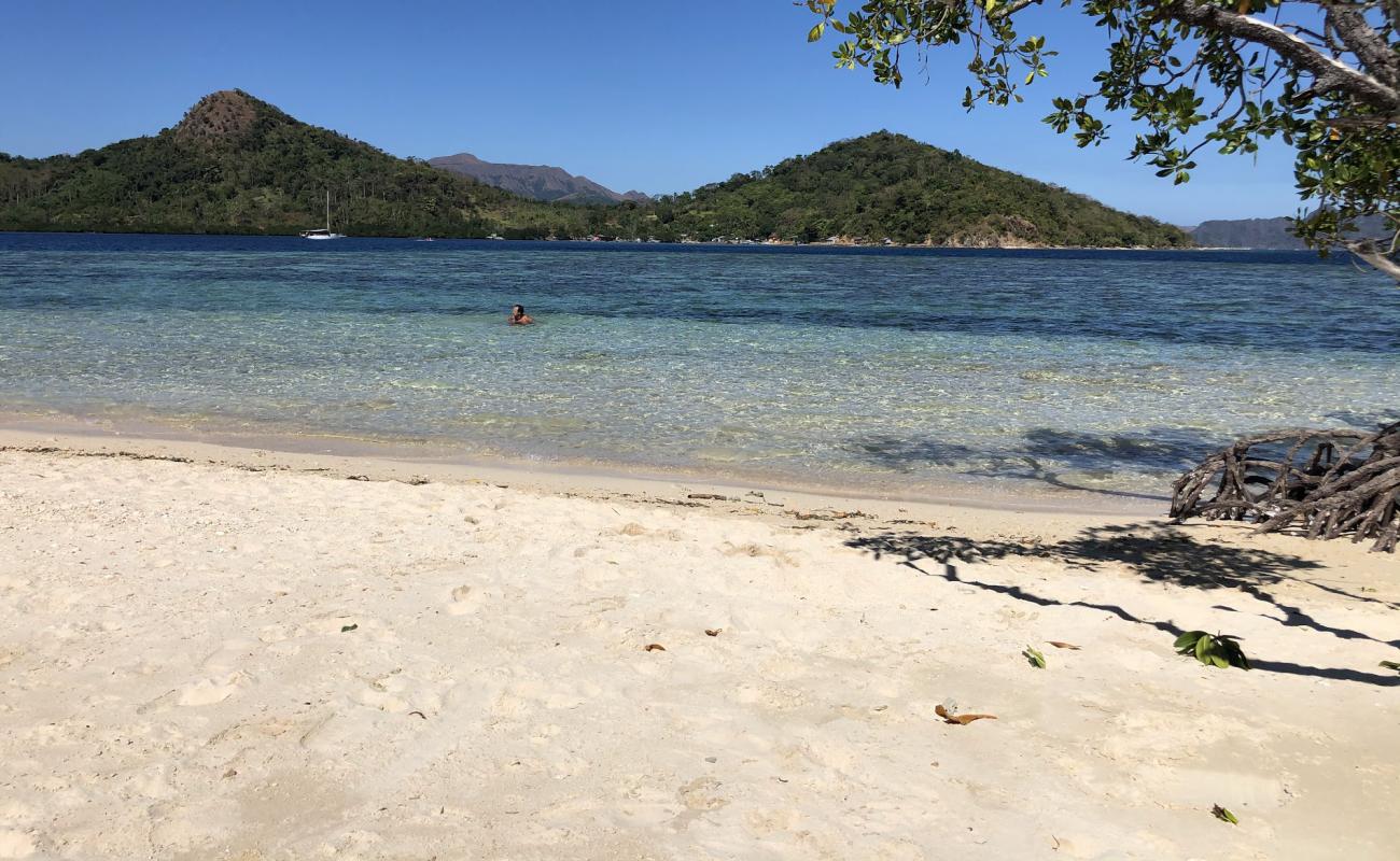 Photo de CYC Beach Coron avec sable blanc de surface