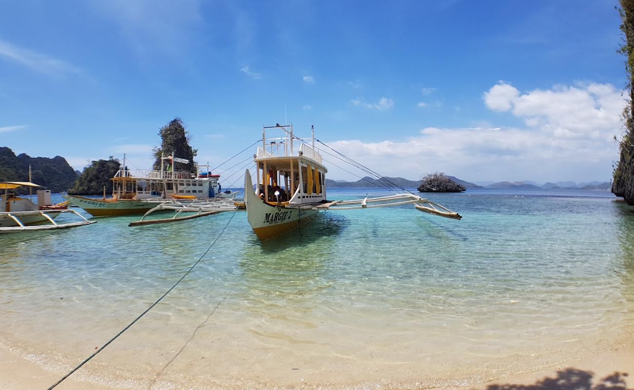 Photo de Calachuchi Beach avec sable beige de surface