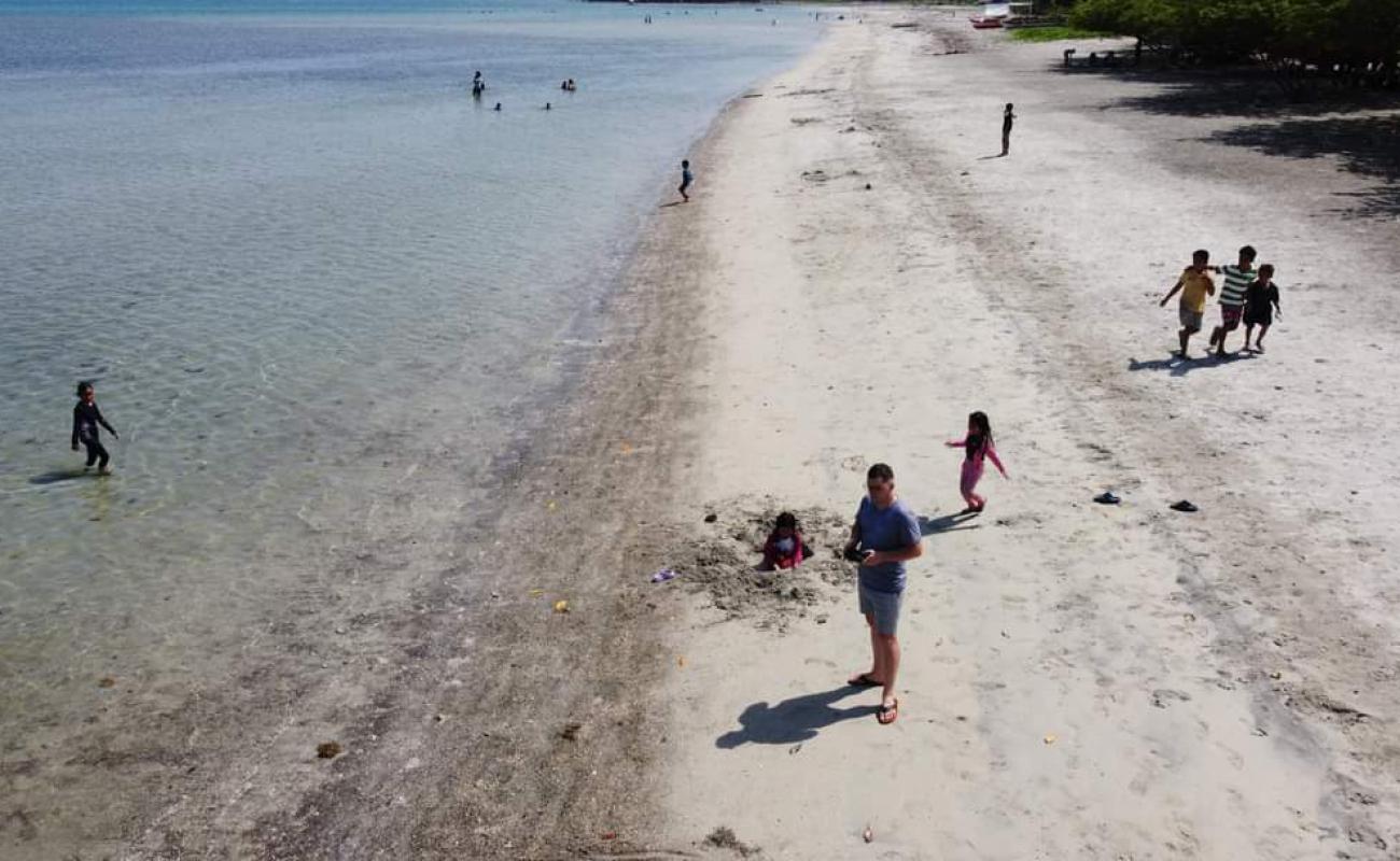 Photo de Aroma Beach avec sable beige de surface