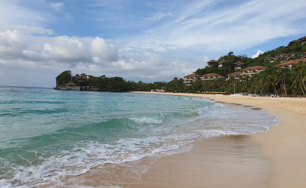 Photo de Punta Bunga Beach avec sable fin et lumineux de surface