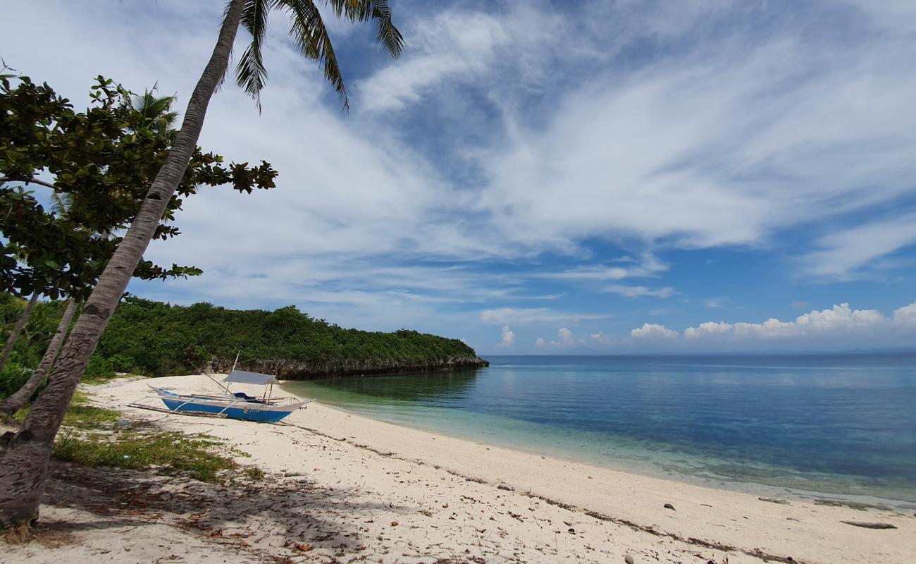 Photo de Gugma Beach avec sable beige de surface