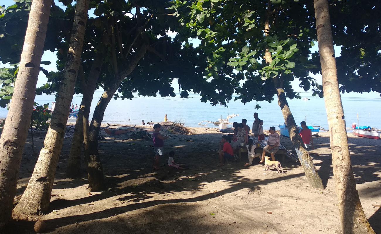 Photo de Barangay Bonawon Beach avec sable gris de surface