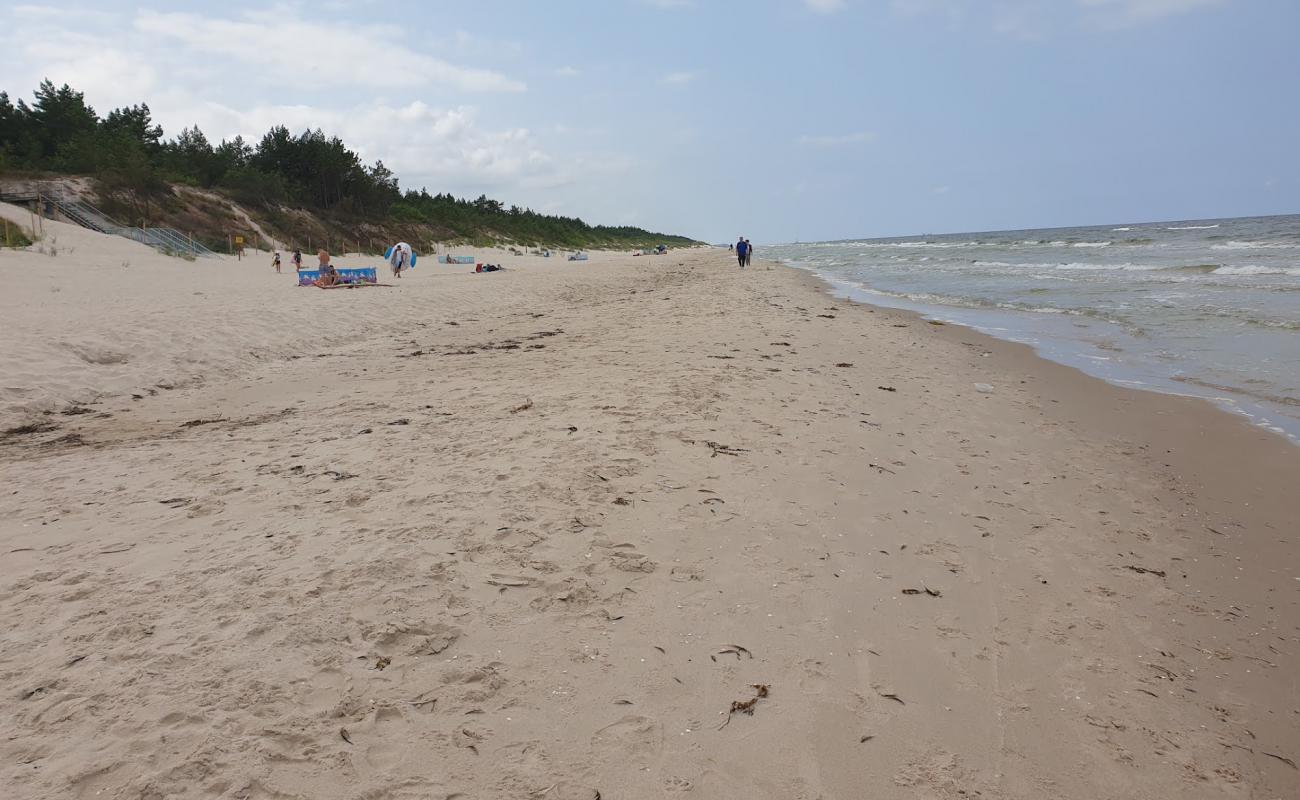 Photo de Mrzezynska Beach avec sable beige fin de surface