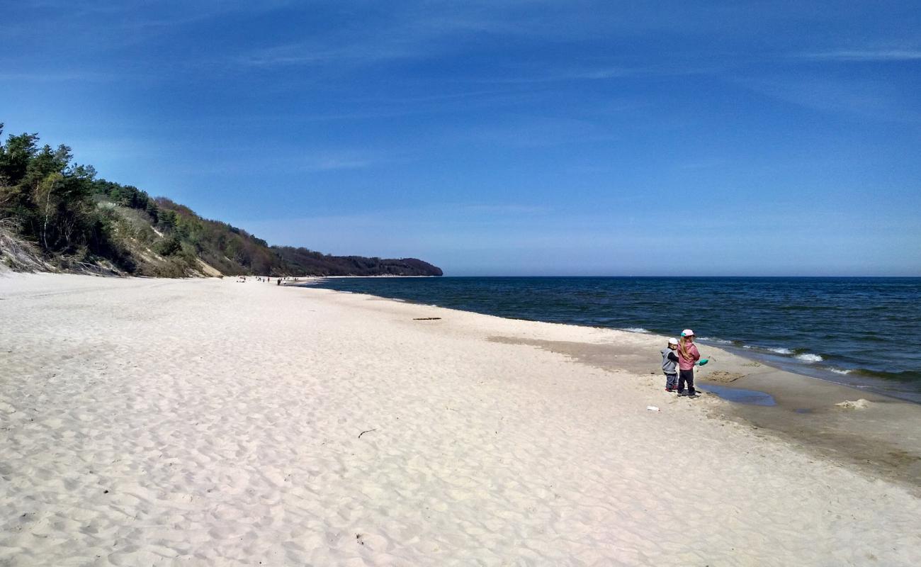 Photo de Chlapowo Beach avec sable beige fin de surface