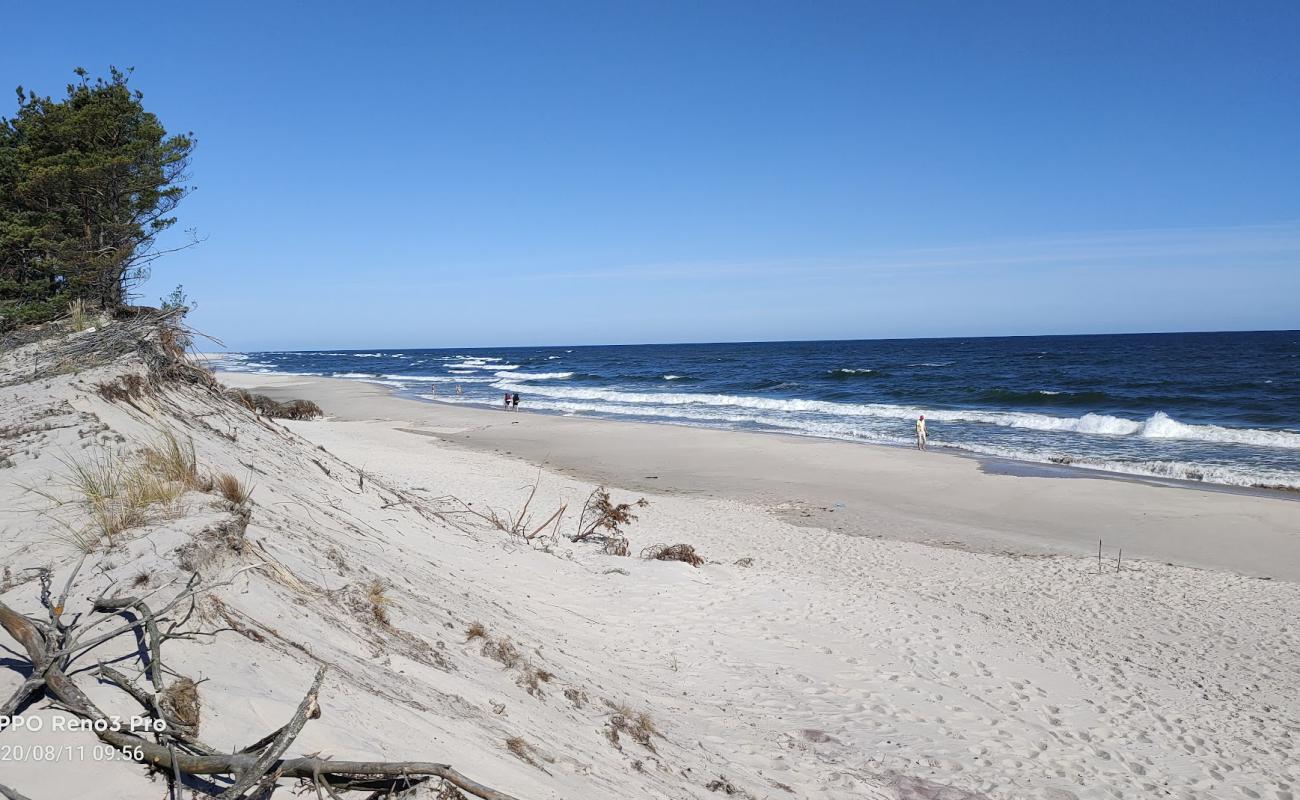 Photo de Kuznica Beach avec sable fin blanc de surface