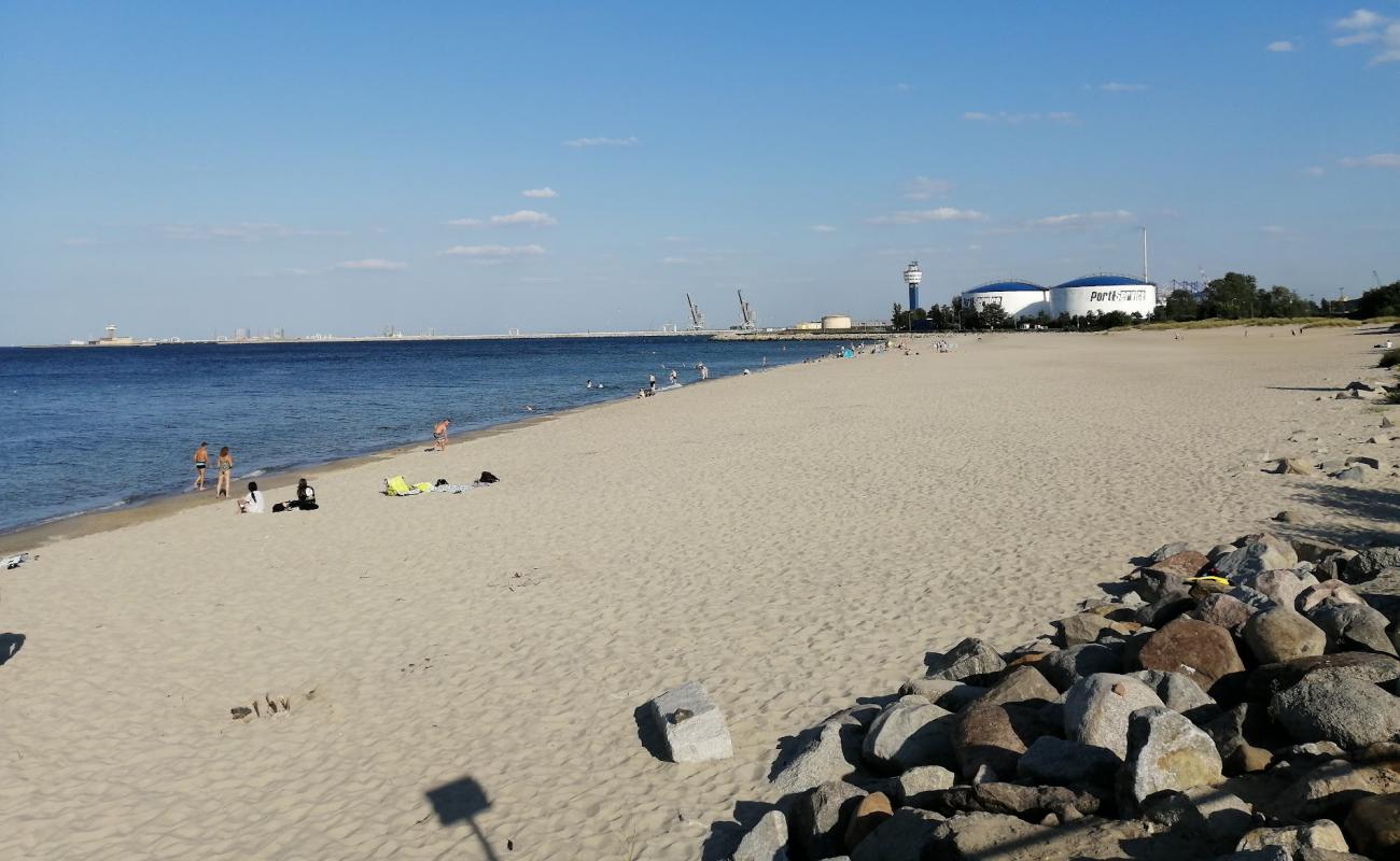 Photo de Westerplatte beach avec sable lumineux de surface