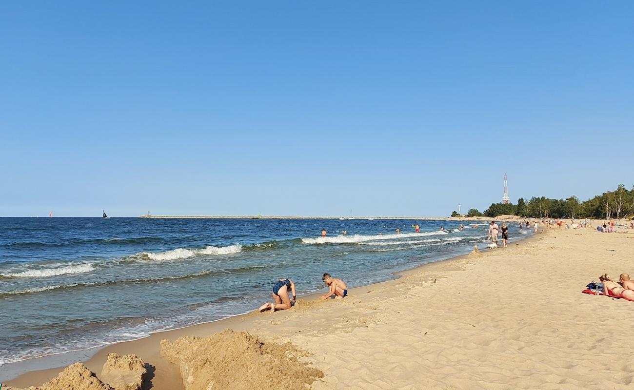 Photo de Gorki Zachodnie Beach avec sable lumineux de surface