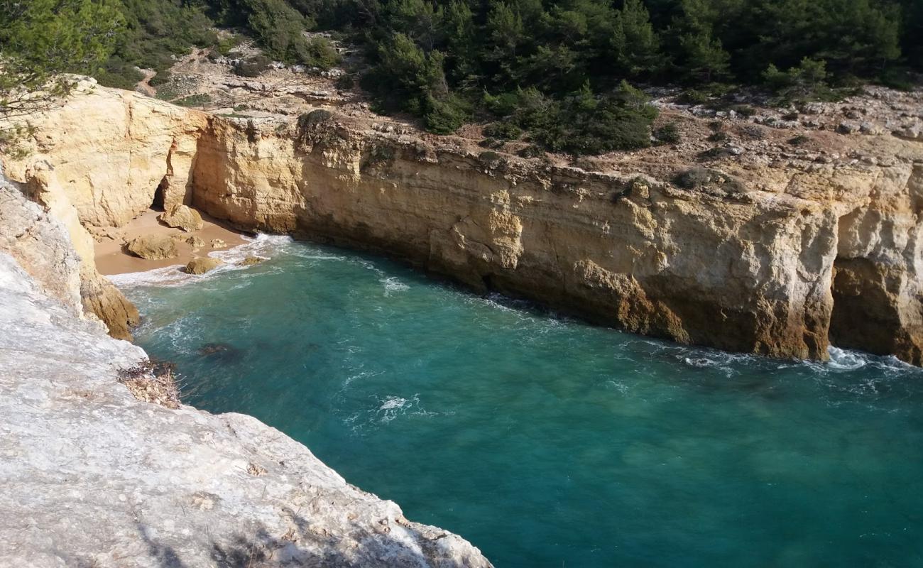 Photo de Vale Espinhaco avec sable lumineux de surface