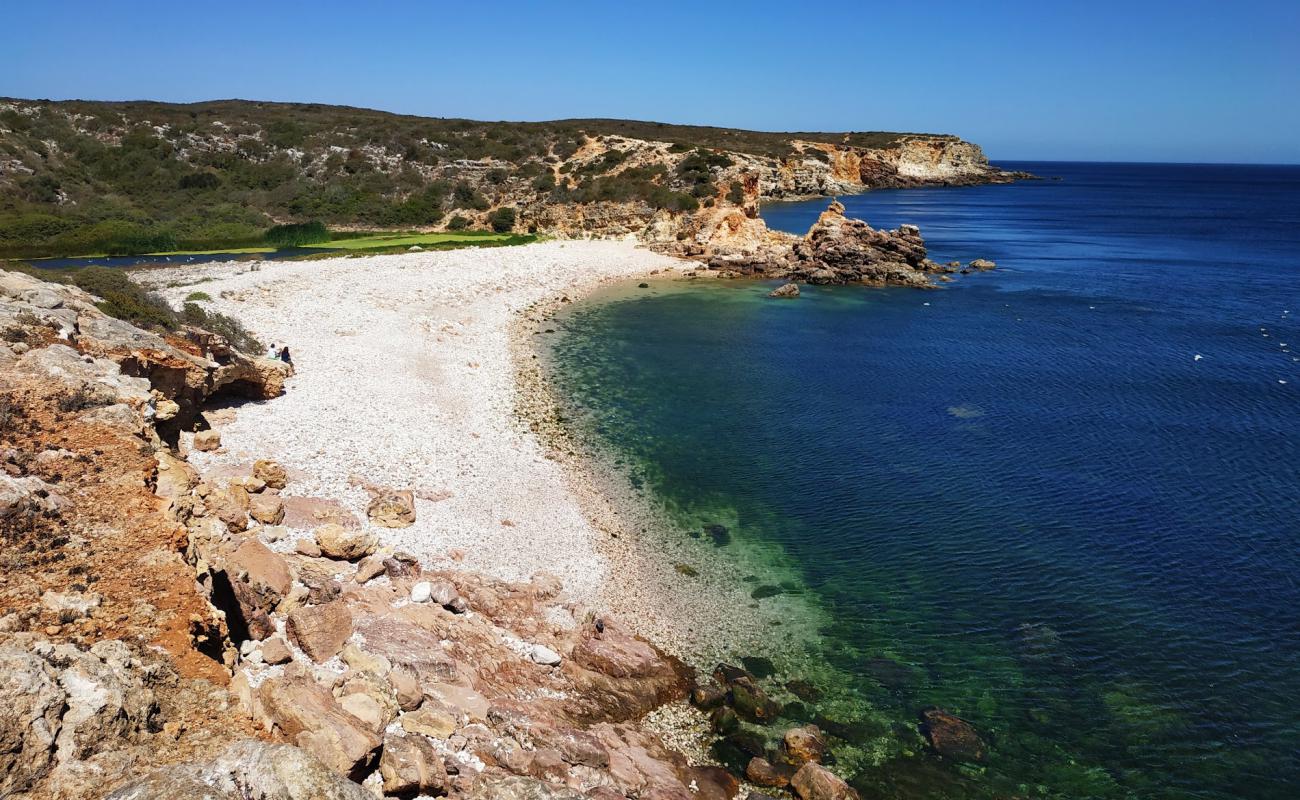 Photo de Praia dos Rebolinhos avec roches de surface