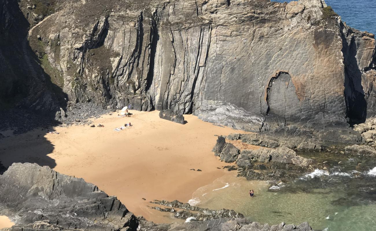 Photo de Cavaleiro Beach avec sable beige fin de surface