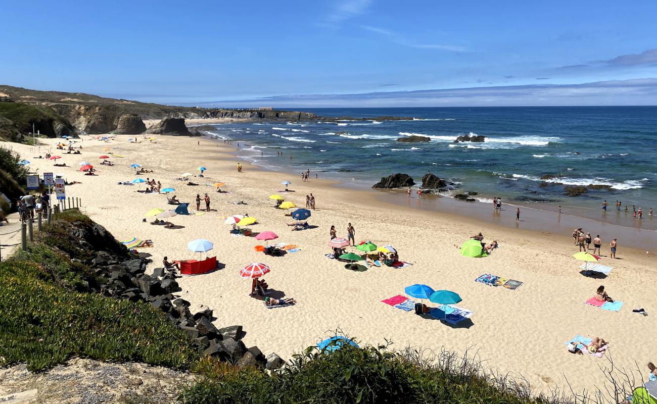 Photo de Praia de Almograve avec sable fin et lumineux de surface