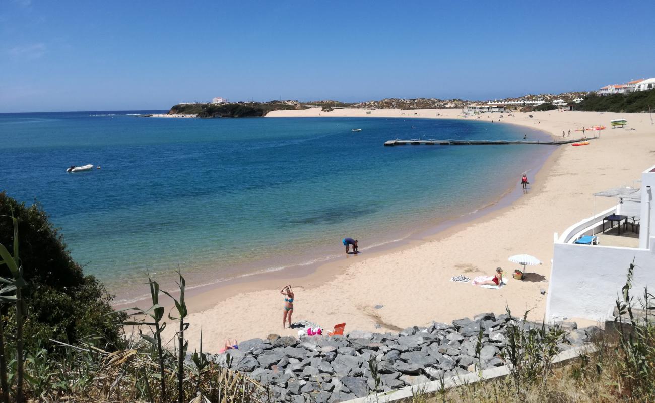 Photo de Praia da Franquia avec sable beige fin de surface