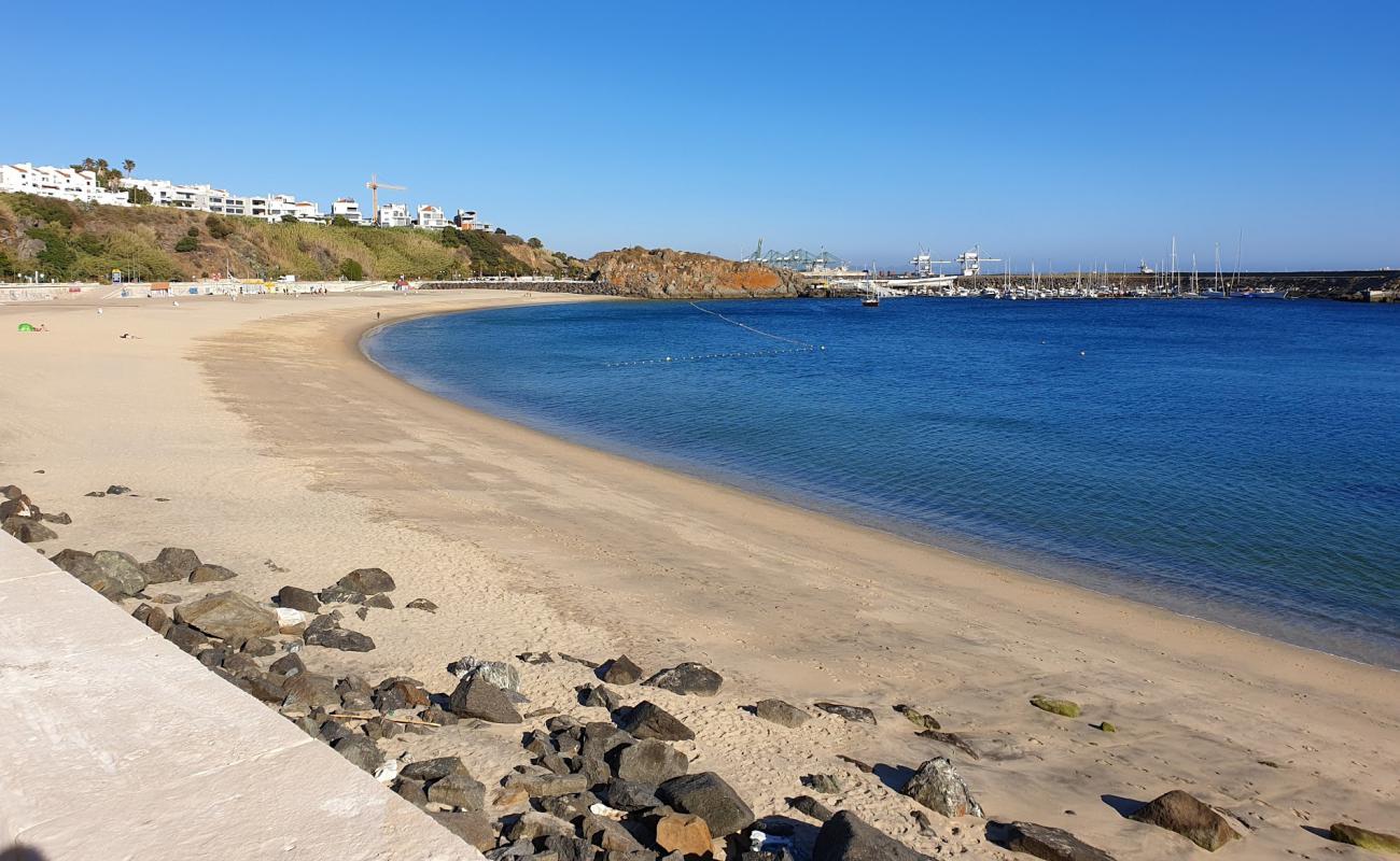 Photo de Praia Vasco da Gama avec sable beige de surface