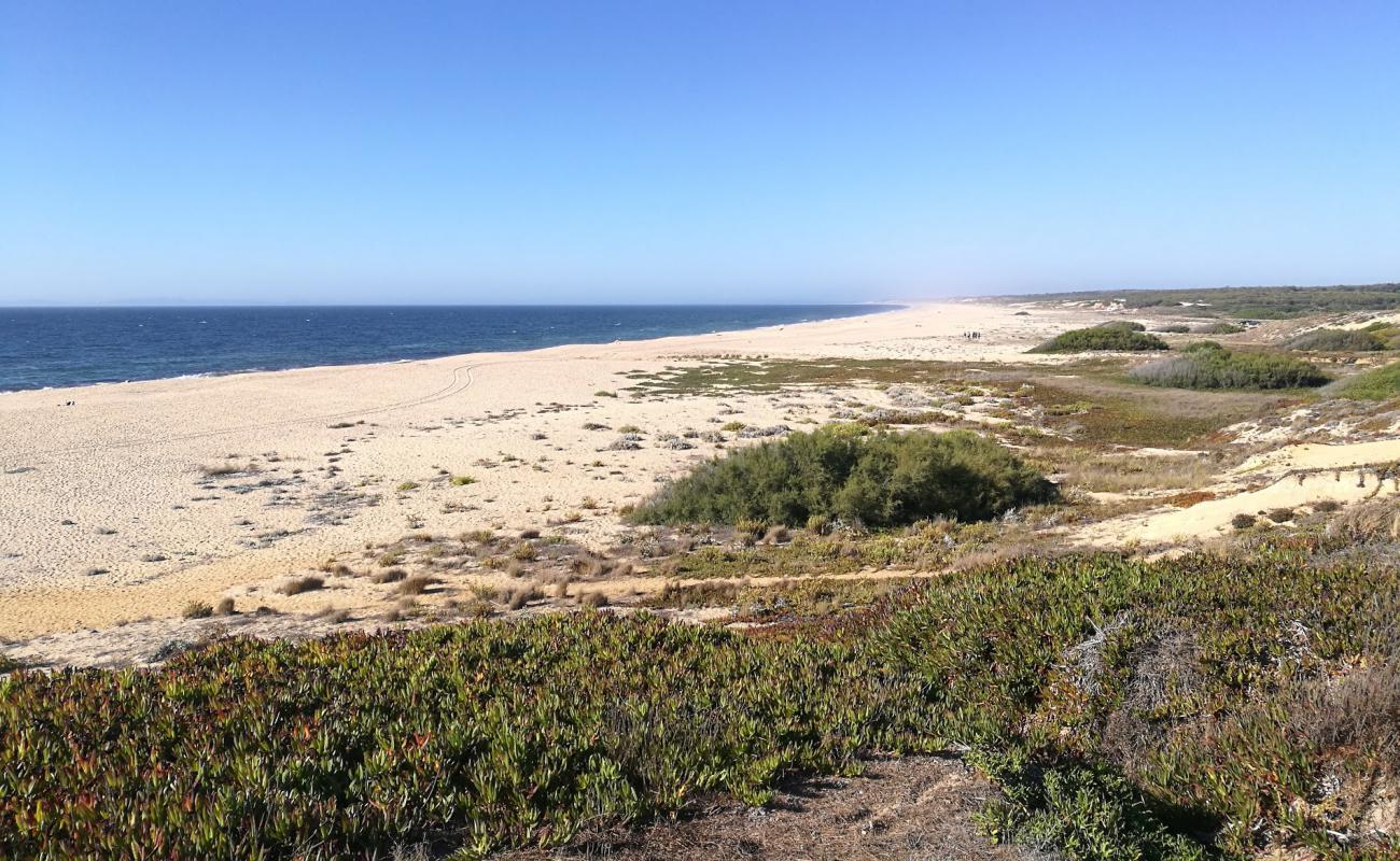Photo de Praia do Lago avec sable beige de surface