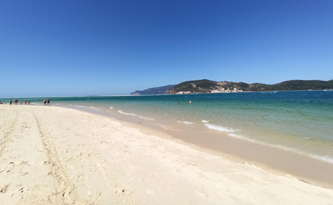 Photo de Beach Troia Mar avec sable fin blanc de surface