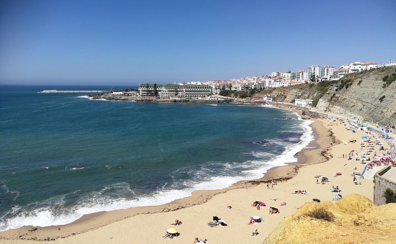 Photo de Praia da Baleia avec sable beige fin de surface