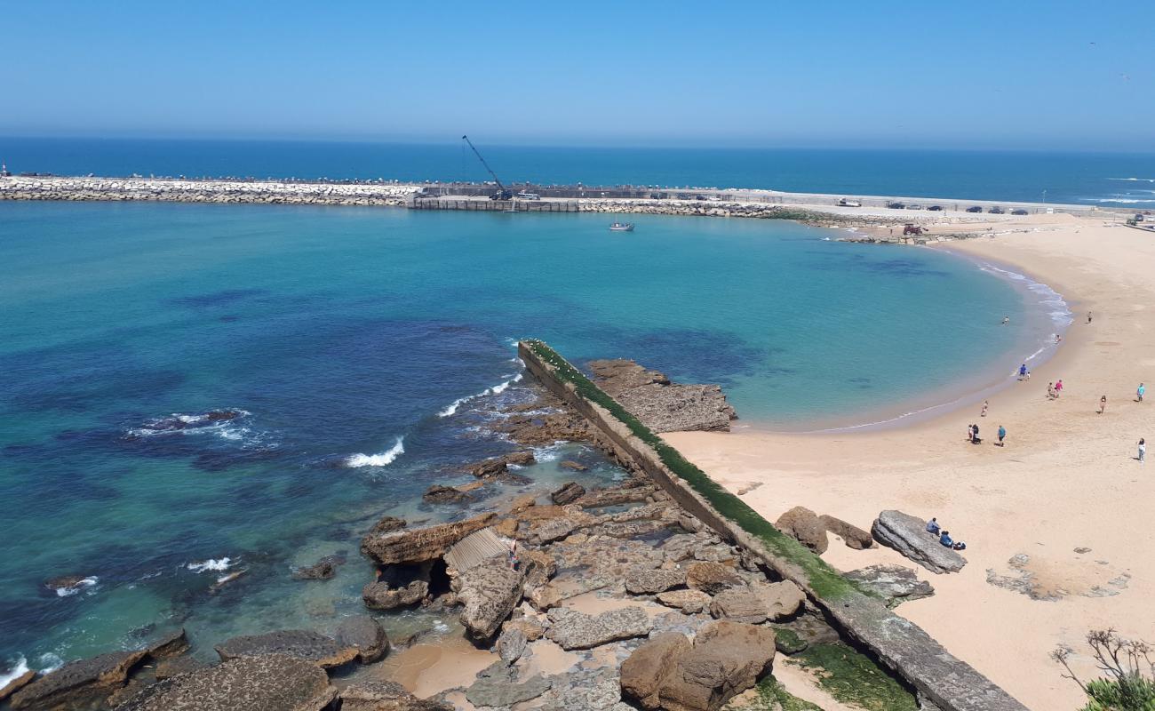 Photo de Praia dos Pescadores avec sable beige fin de surface