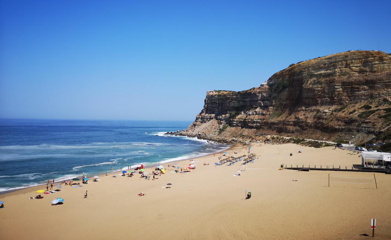Photo de Praia da Calada avec sable beige fin de surface
