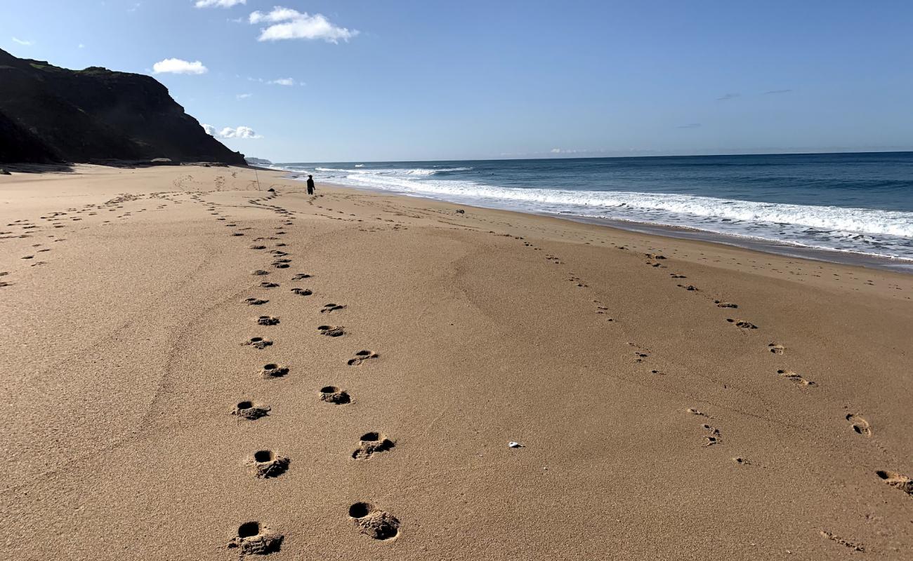 Photo de Praia de Valmitao avec sable fin et lumineux de surface